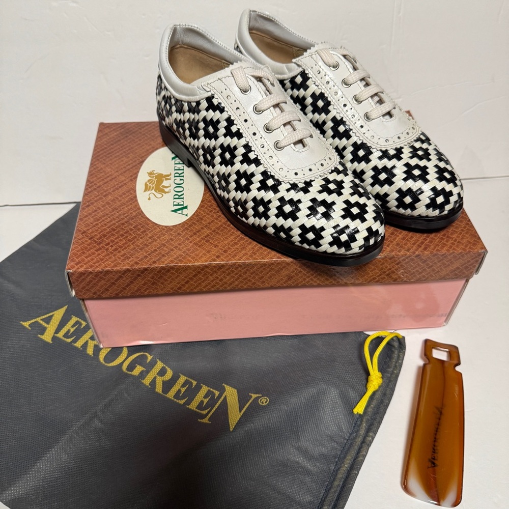 Aerogreen Erba women's golf shoes Black and White spikeless NIB
